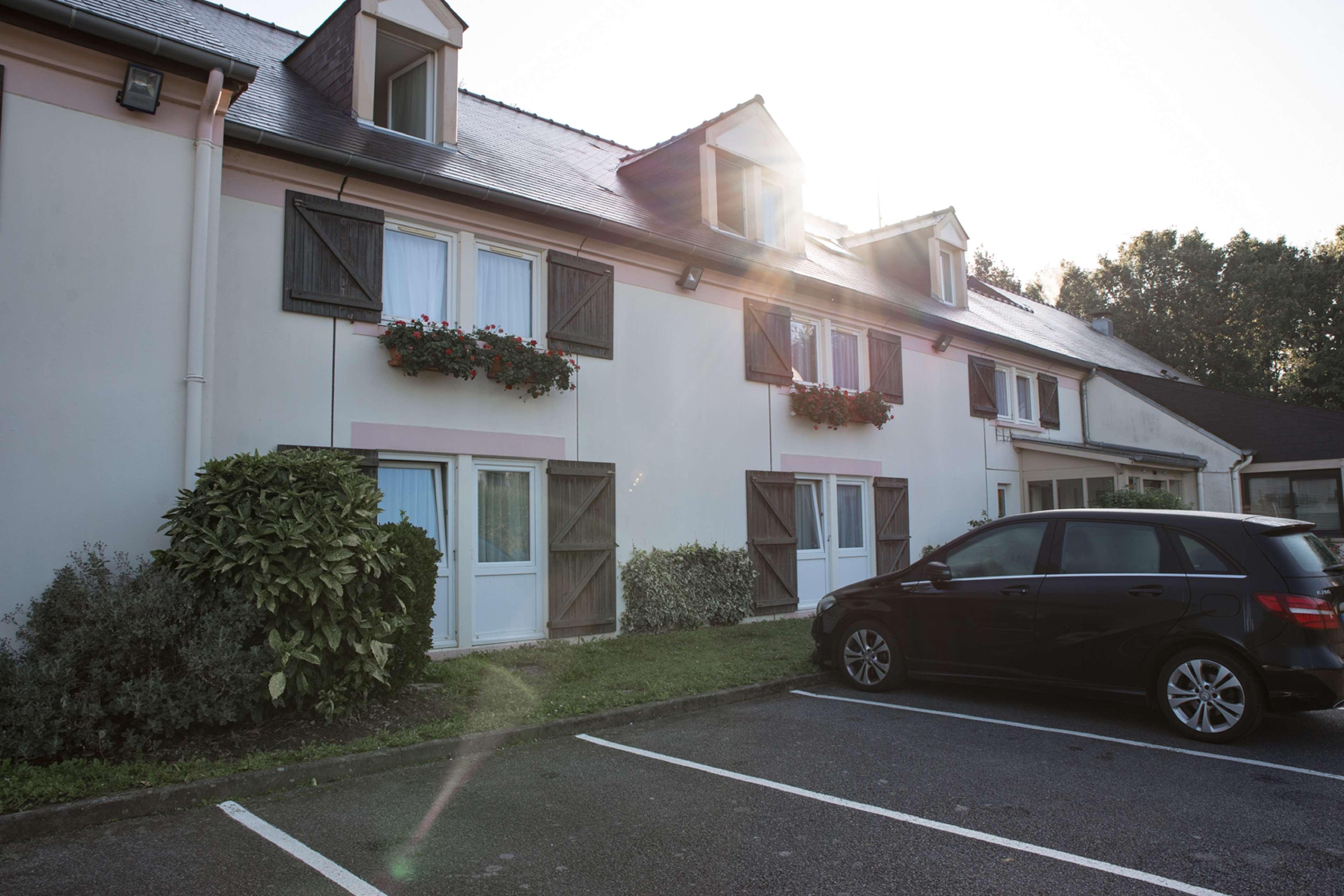 Kyriad Rennes Nord Hotel Exterior photo